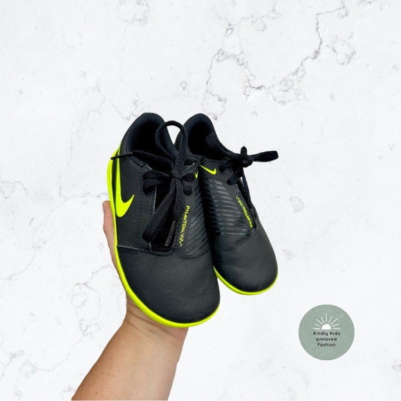 Nike phantom venom Indoor soccer shoes | Size 10.5 EUC - Picture 2 of 5